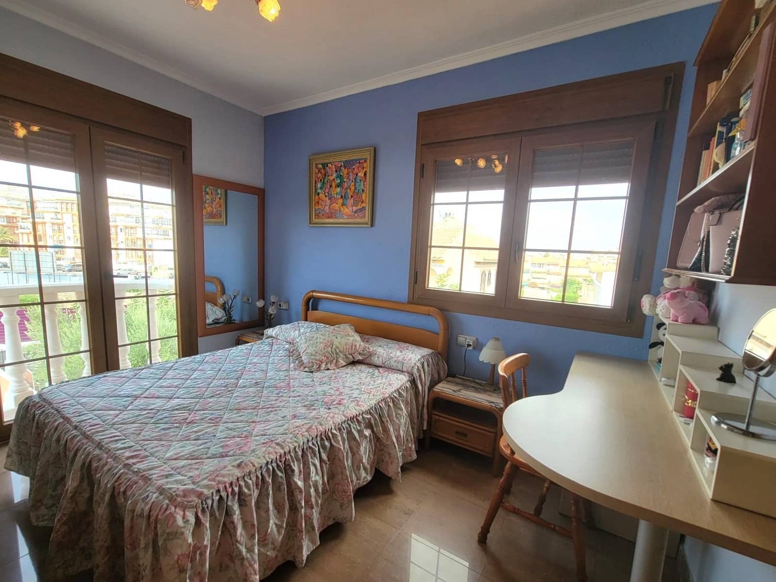 Chalet de 4 habitaciones en Torrevieja en venta con piscina - 1.000.000 € (Ref: 9315025)