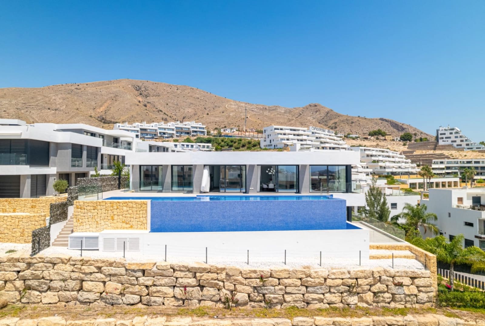 Chalet de 4 habitaciones en Finestrat en venta con garaje - 2.700.000 € (Ref: 9315029)