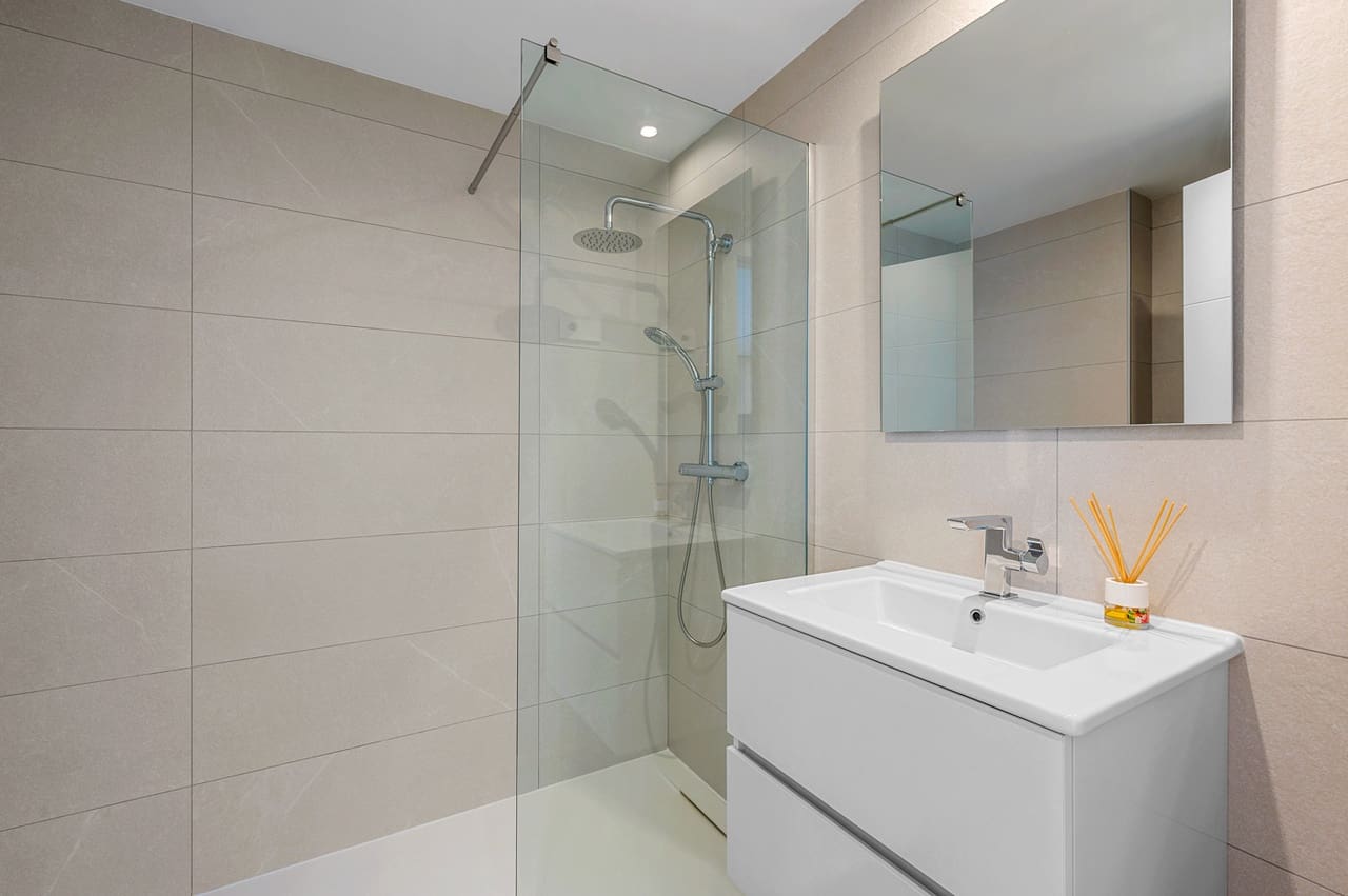 2 bedroom Apartment for sale in Punta Prima with garage - € 509,995 (Ref: 9315033)