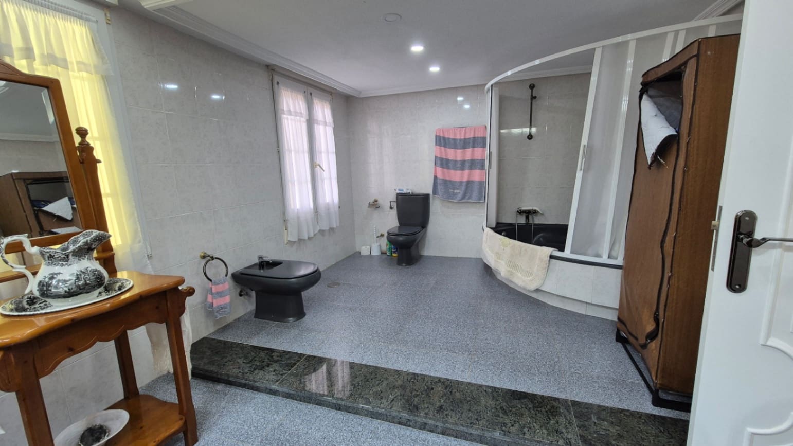 7 bedroom Villa for sale in Orihuela with garage - € 1,490,000 (Ref: 9315035)