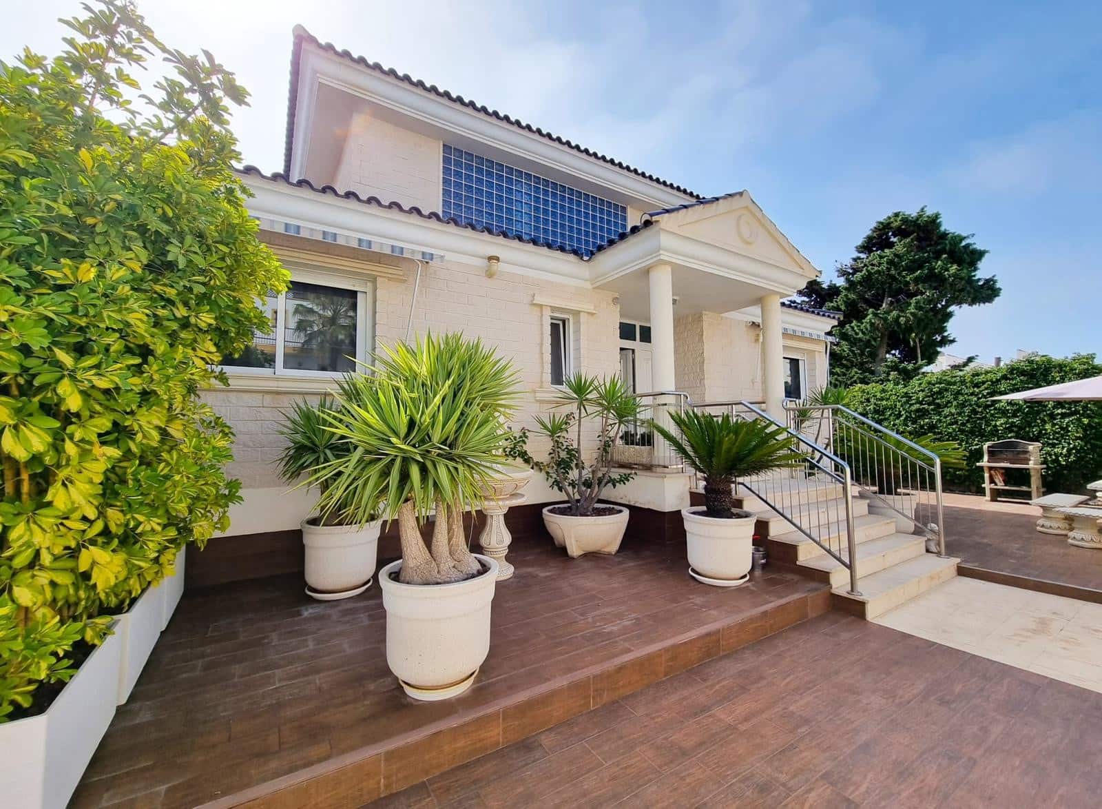 5 bedroom Villa for sale in Torrevieja - € 1,117,000 (Ref: 9315063)