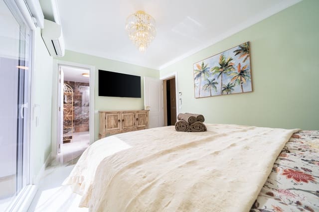 4 makuuhuone Huvila myytävänä paikassa El Chaparral - La Siesta - La Torreta, Torrevieja mukana uima-altaan - 990 000 € (Ref: 9315068)