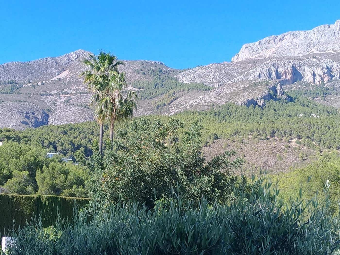 4 bedroom Villa for sale in Altea with garage - € 995,000 (Ref: 9315069)