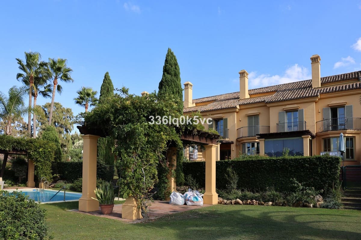 4 bedroom Townhouse for sale in Sotogrande with pool - € 790,000 (Ref: 9315112)