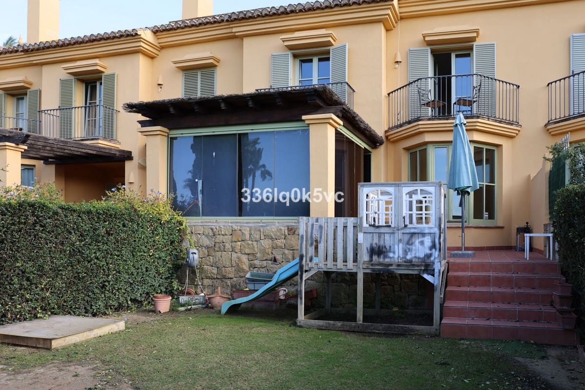 4 bedroom Townhouse for sale in Sotogrande with pool - € 790,000 (Ref: 9315112)