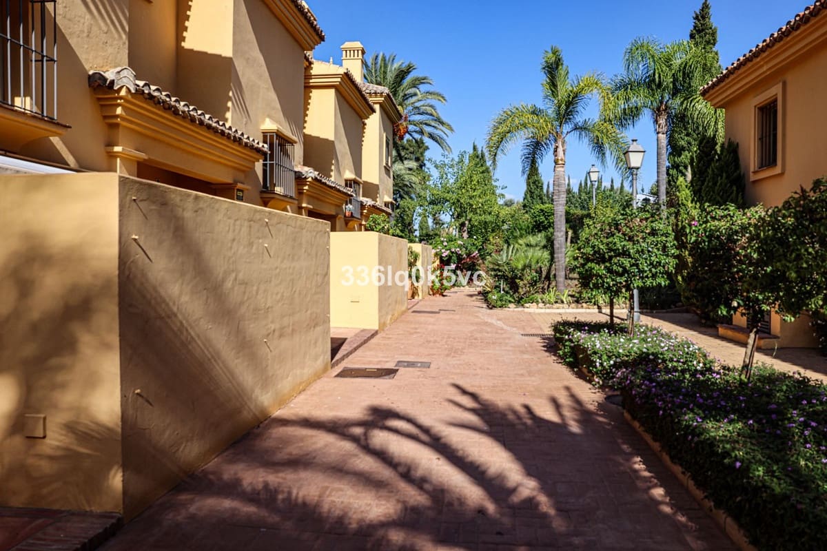 4 bedroom Townhouse for sale in Sotogrande with pool - € 790,000 (Ref: 9315112)