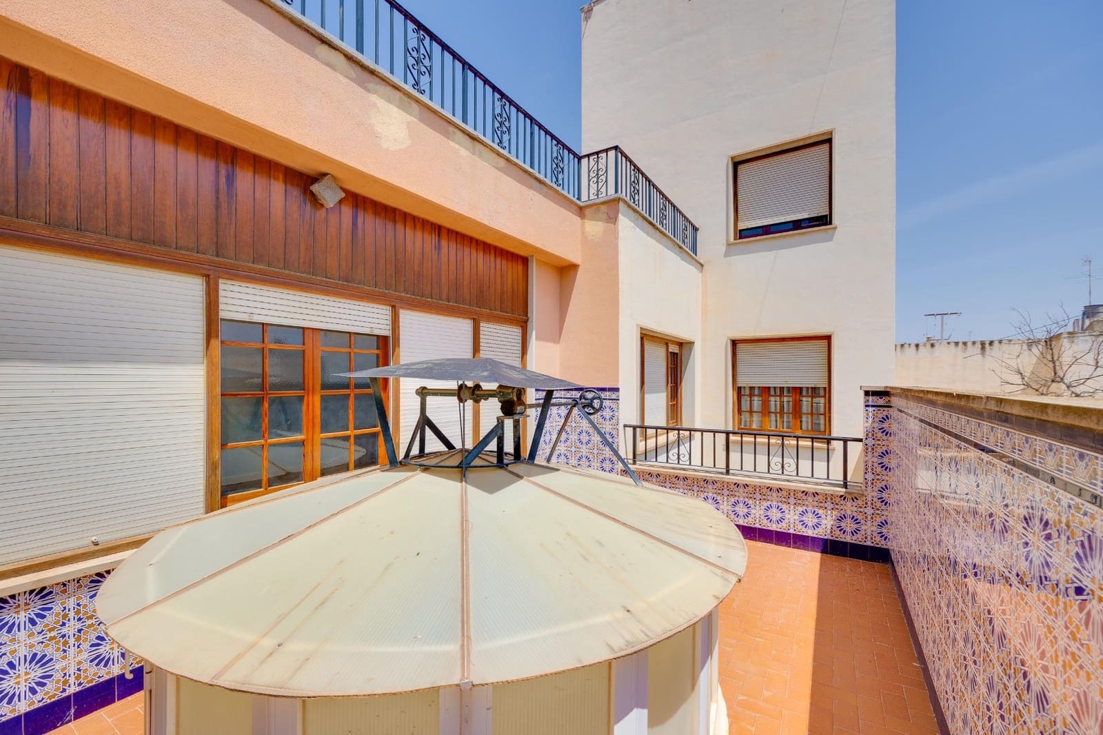 12 bedroom Villa for sale in Callosa de Segura - € 1,065,000 (Ref: 9315139)