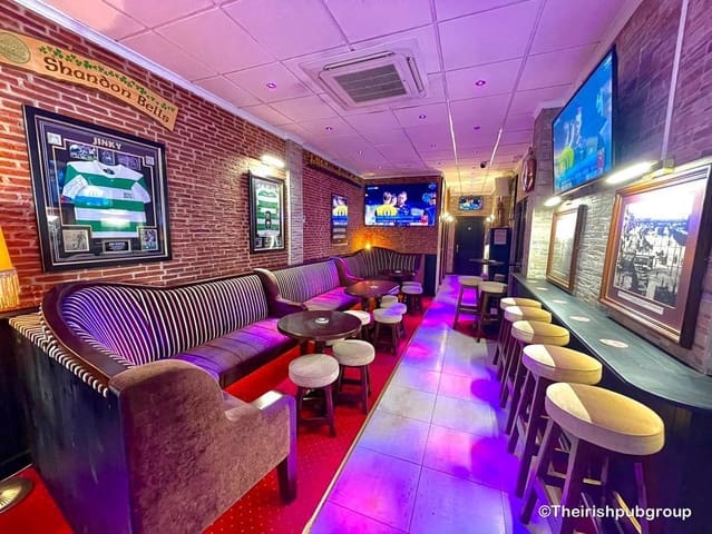 Restaurant/Bar for sale in Villamartin, Orihuela - € 1,050,000 (Ref: 9315140)