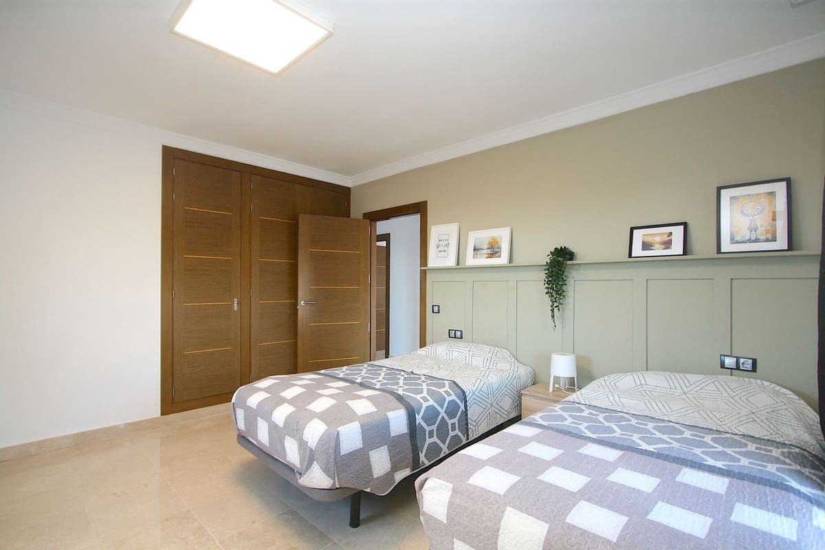 8 makuuhuone Huvila myytävänä paikassa La Sierrezuela mukana uima-altaan - 1 590 750 € (Ref: 9335640)