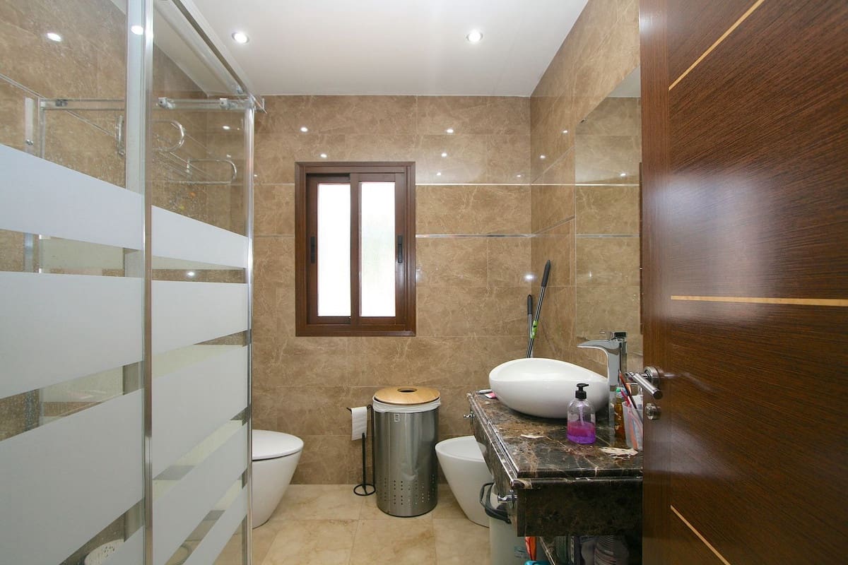 8 sypialnia Willa na sprzedaż w La Sierrezuela z basenem - 1 590 750 € (Ref: 9335640)