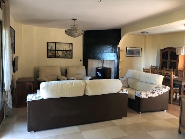 Chalet de 4 habitaciones en Altea en venta con piscina garaje - 630.000 € (Ref: 9340215)