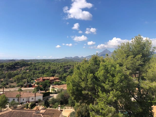 Chalet de 4 habitaciones en Altea en venta con piscina garaje - 630.000 € (Ref: 9340215)