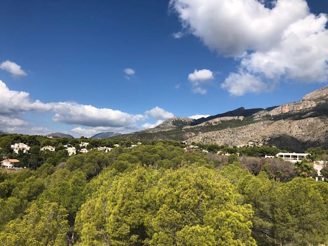 Chalet de 4 habitaciones en Altea en venta con piscina garaje - 630.000 € (Ref: 9340215)