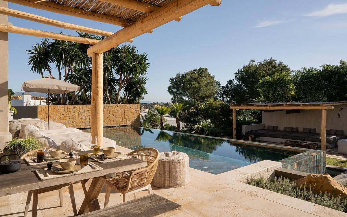 5 bedroom Villa for sale in Estepona - € 3,970,000 (Ref: 9340218)