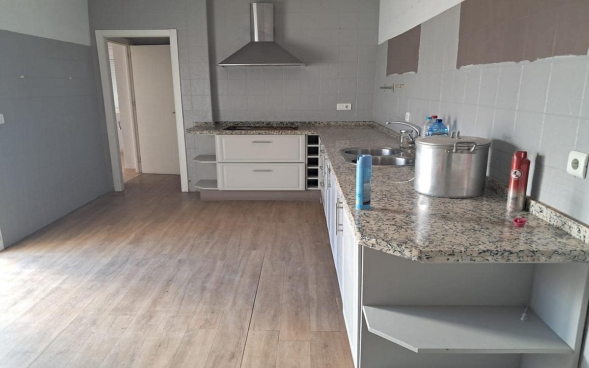 5 bedroom Villa for sale in Estepona with pool - € 1,150,000 (Ref: 9346669)