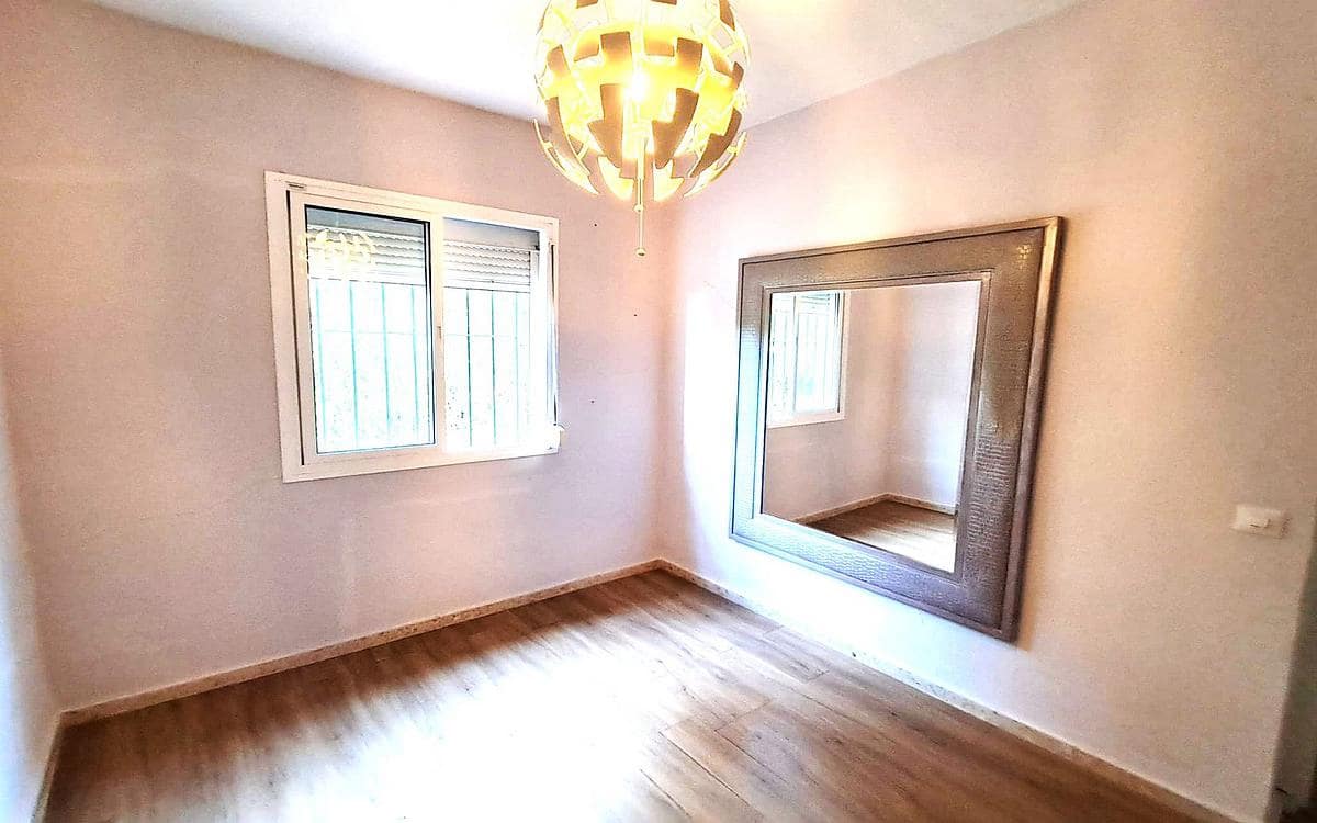 5 bedroom Villa for sale in Estepona with pool - € 1,150,000 (Ref: 9346669)