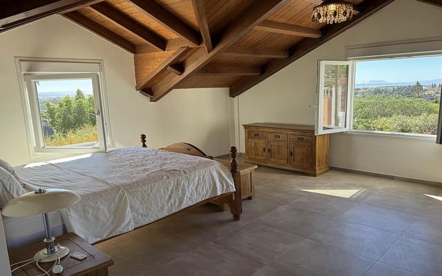 5 slaapkamer Villa te koop in Zona Calvario, Estepona - € 1.495.000 (Ref: 9353252)