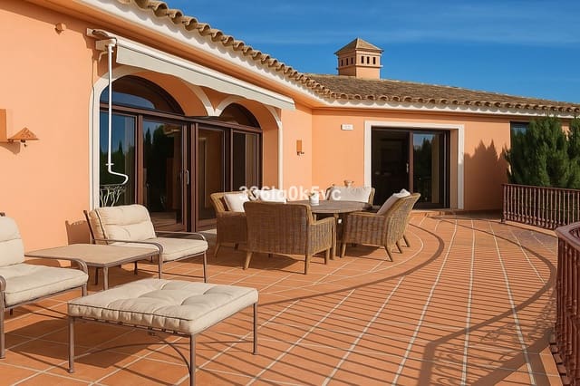 4 bedroom Villa for sale in Sierra Blanca, Marbella with pool - € 4,700,000 (Ref: 9355570)