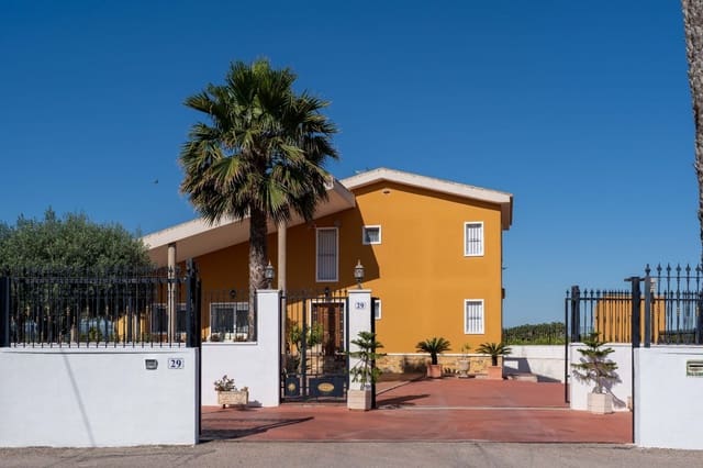 5 bedroom Villa for sale in Orihuela ciudad, Orihuela with pool garage - € 675,000 (Ref: 9356547)