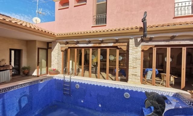 Chalet de 4 habitaciones en Orihuela en venta con piscina garaje - 1.450.000 € (Ref: 9356548)