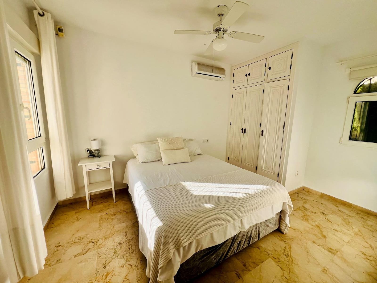 3 soveværelse Villa til salg i Orihuela Costa med swimmingpool - € 639.900 (Ref: 9356551)