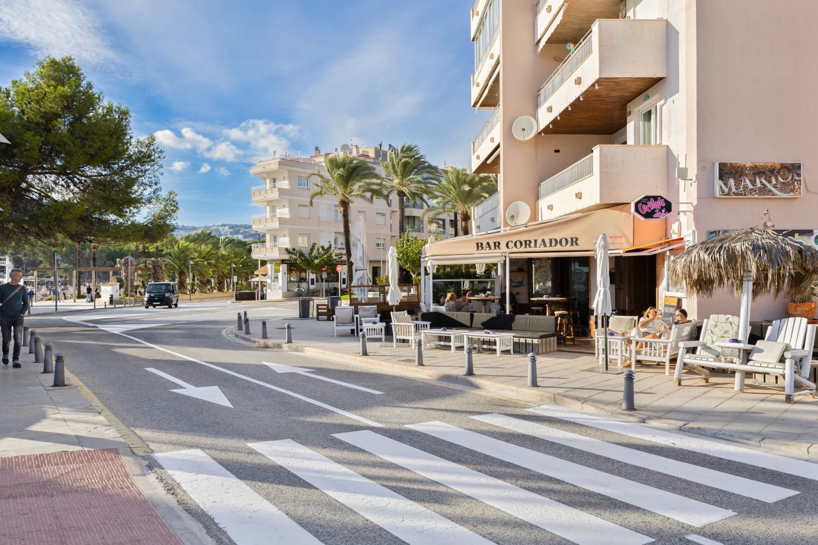 Commercial for sale in Moraira - € 1,495,000 (Ref: 9374335)