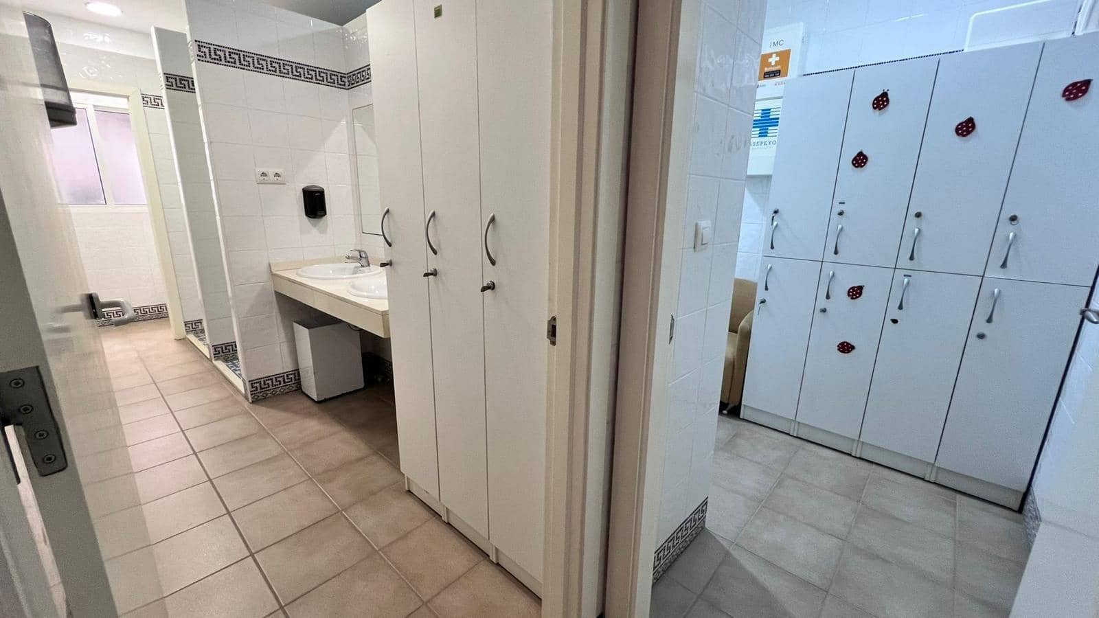 33 sovrum Kommersiell till salu i Los Montesinos - 3 000 000 € (Ref: 9376426)