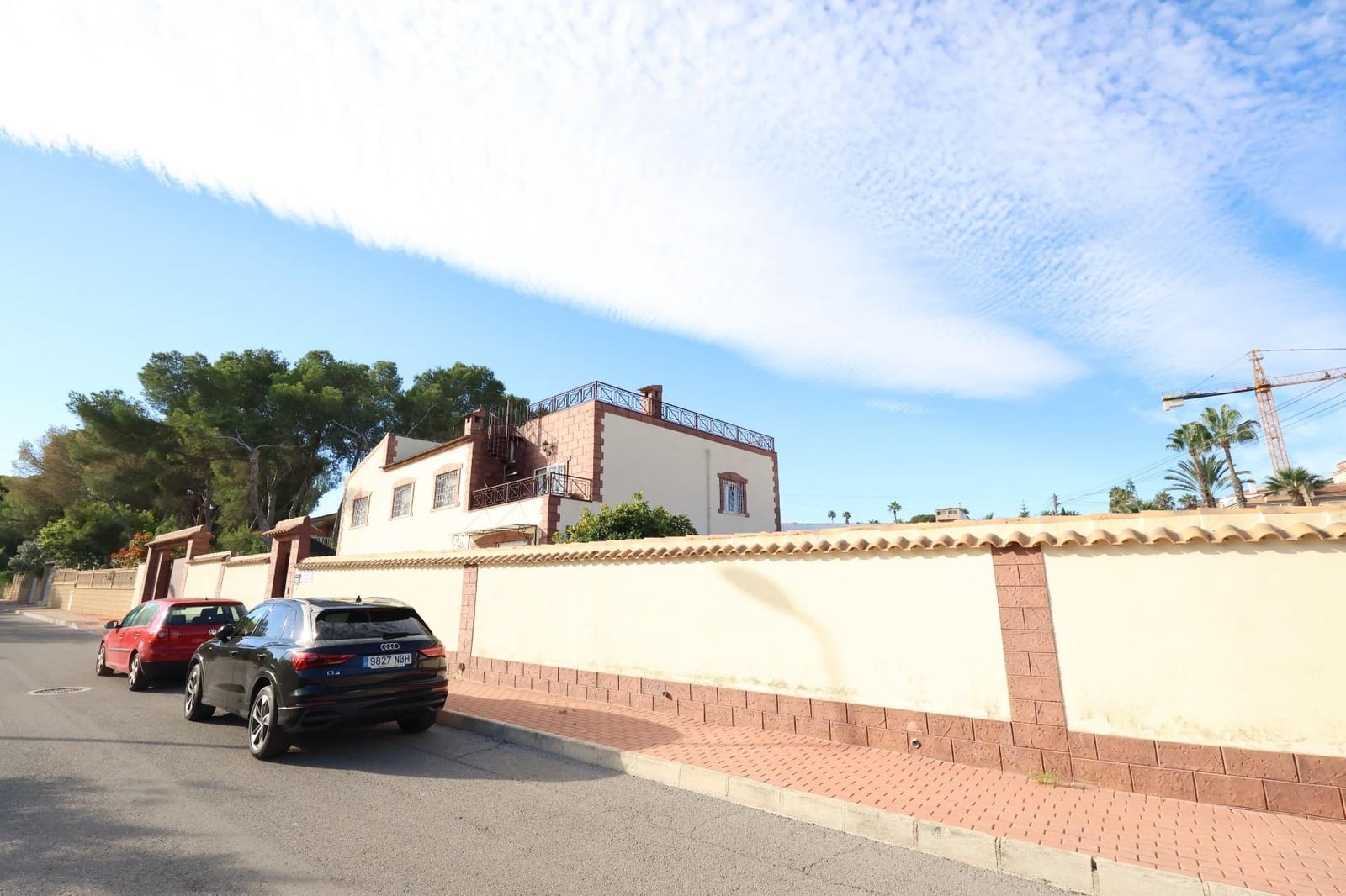 Chalet de 5 habitaciones en Torrevieja en venta con piscina garaje - 930.000 € (Ref: 9376428)