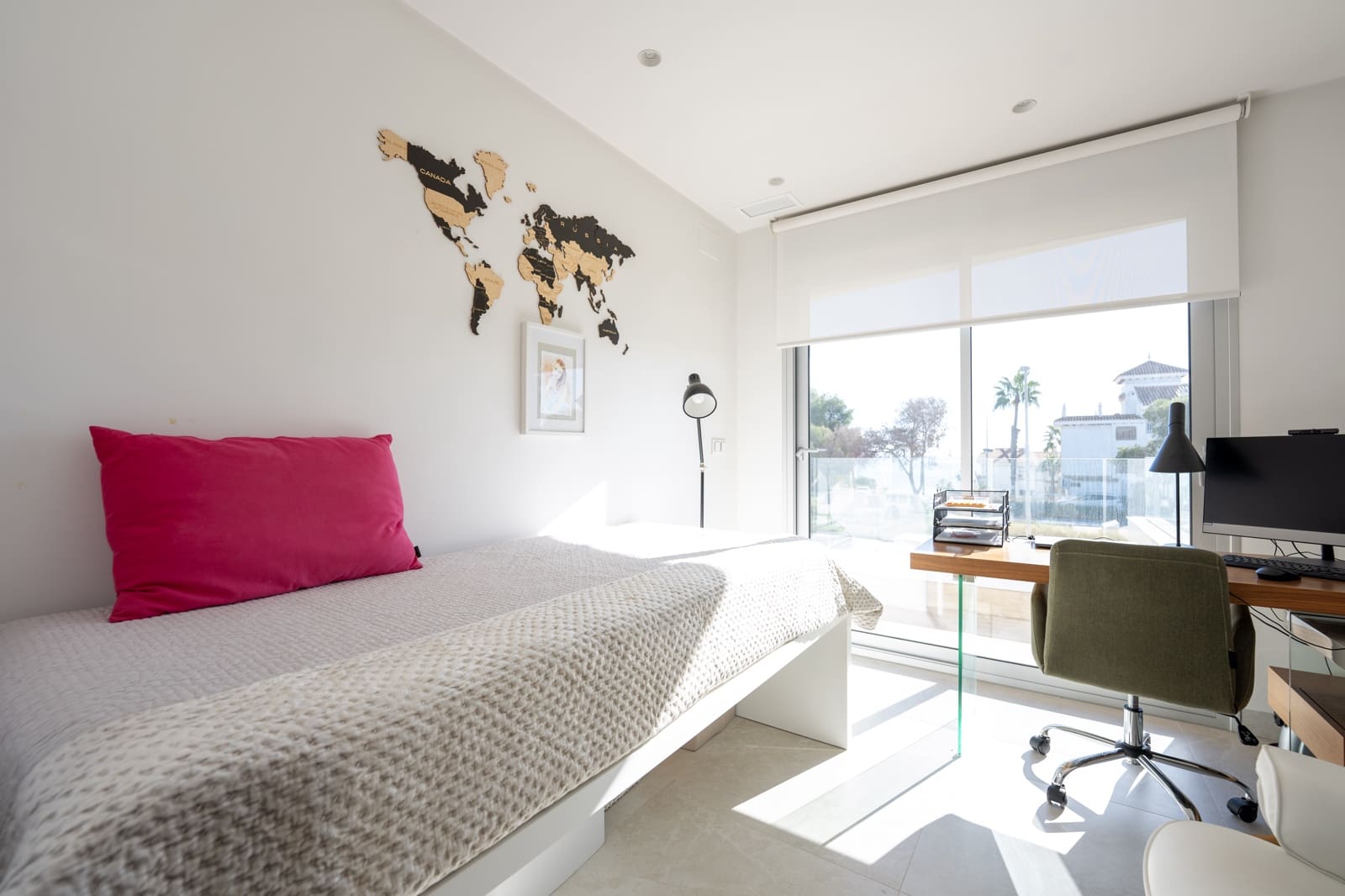 Chalet de 4 habitaciones en Orihuela Costa en venta - 1.950.000 € (Ref: 9376429)