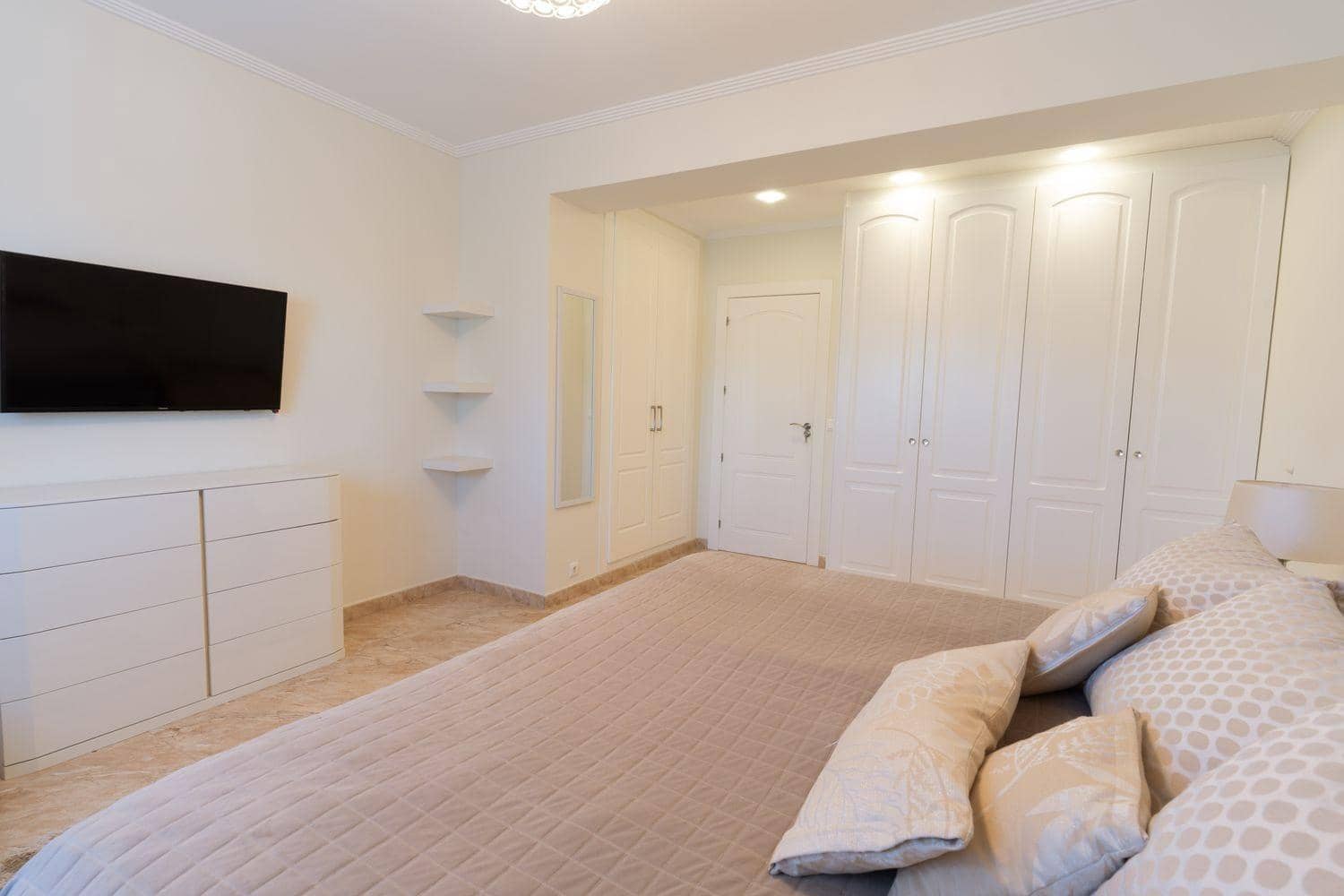 7 slaapkamer Villa te koop in Torrevieja met zwembad - € 930.000 (Ref: 9376430)