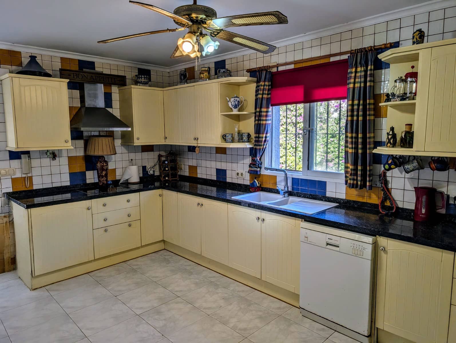 3 bedroom Villa for sale in Benitachell / Benitatxell with pool garage - € 550,000 (Ref: 9376861)