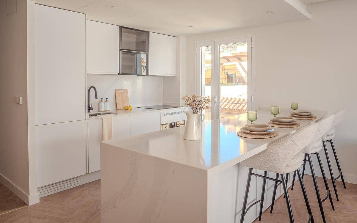 2 slaapkamer Appartement te koop in Estepona - € 595.000 (Ref: 9379749)