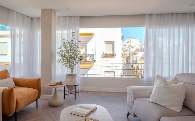 2 slaapkamer Appartement te koop in Puerto de Estepona, Estepona - € 595.000 (Ref: 9379749)