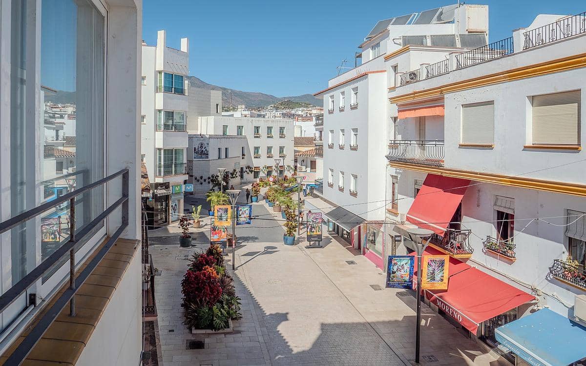 2 slaapkamer Appartement te koop in Estepona - € 595.000 (Ref: 9379749)