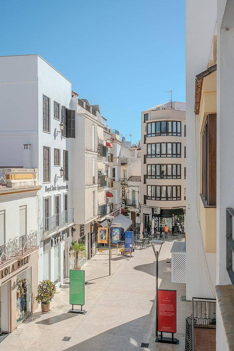 2 slaapkamer Appartement te koop in Estepona - € 595.000 (Ref: 9379749)