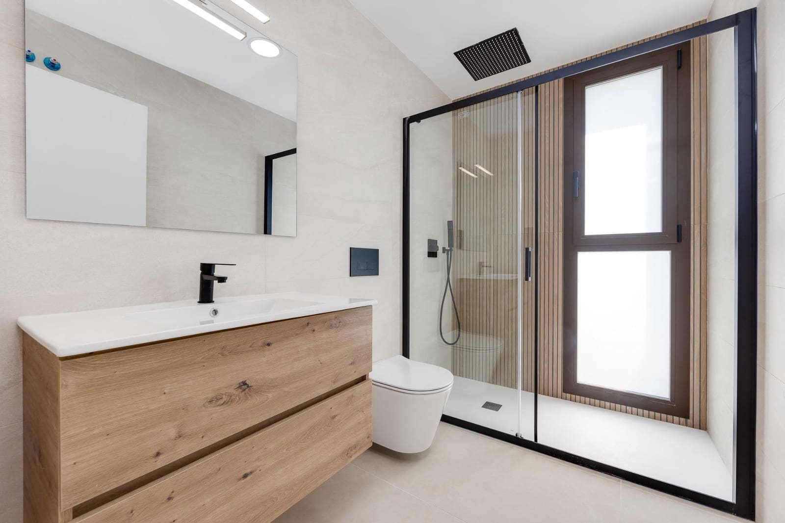 Chalet de 3 habitaciones en Los Alcázares en venta con piscina garaje - 695.000 € (Ref: 9382339)