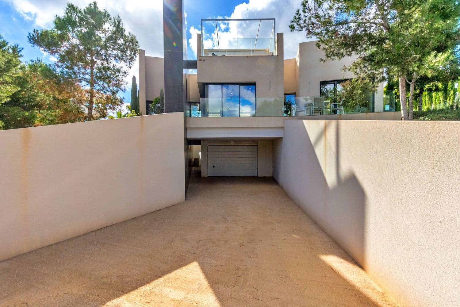 3 soverom Villa til salgs i Orihuela med svømmebasseng garasje - € 1 195 000 (Ref: 9390902)