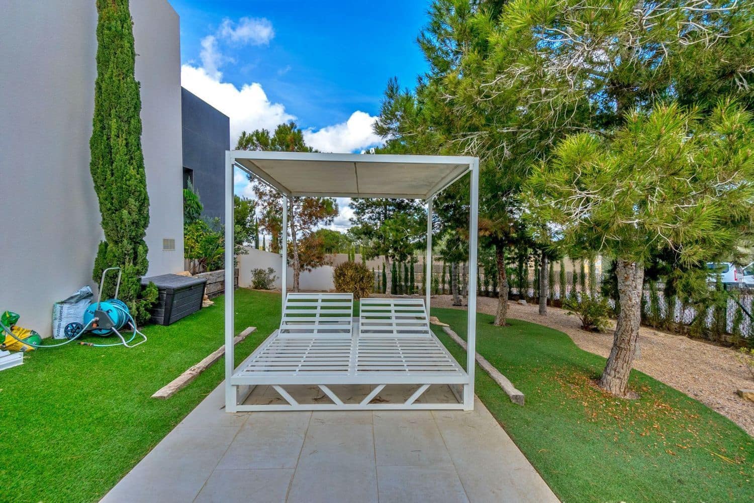 3 soverom Villa til salgs i Orihuela med svømmebasseng garasje - € 1 195 000 (Ref: 9390902)