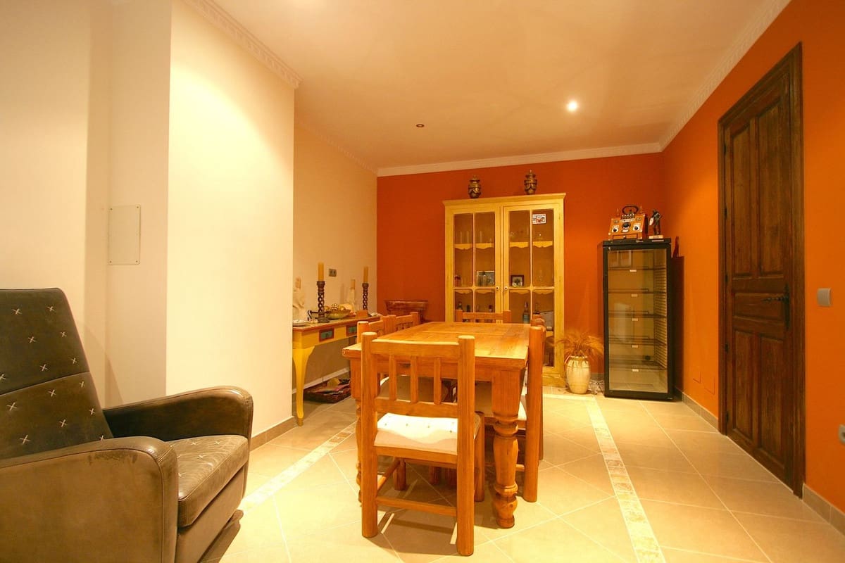 5 bedroom Villa for sale in Mijas with pool - € 1,850,000 (Ref: 9392059)