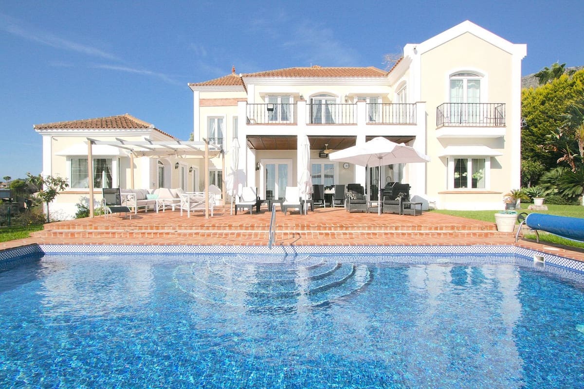 5 bedroom Villa for sale in Mijas with pool - € 1,850,000 (Ref: 9392059)