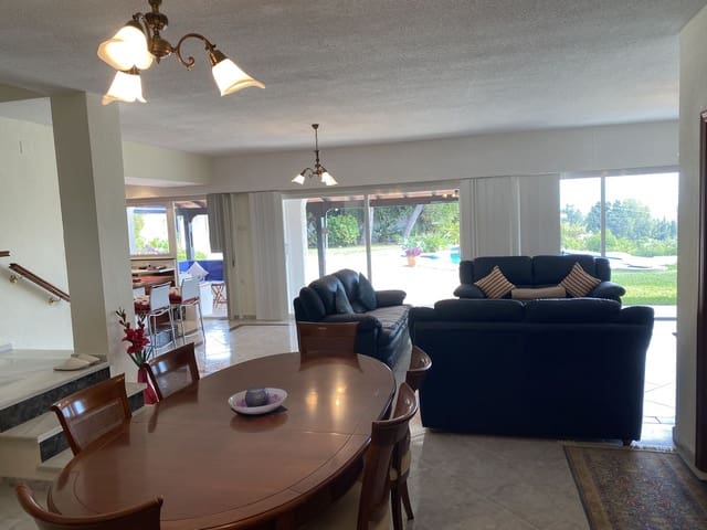 Chalet de 4 habitaciones en Mijas pueblo, Mijas en venta con piscina - 985.000 € (Ref: 9401795)