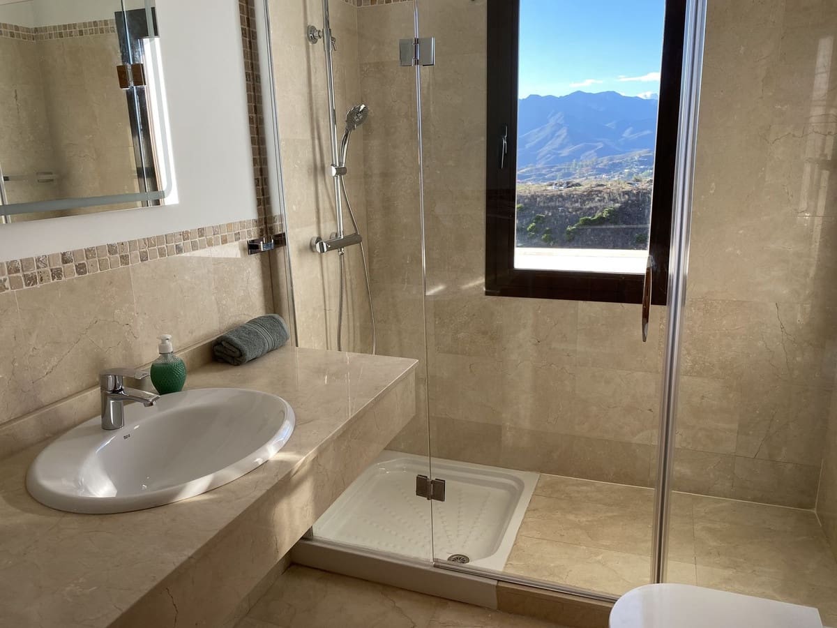 Chalet de 4 habitaciones en Mijas en venta con piscina - 1.450.000 € (Ref: 9401796)