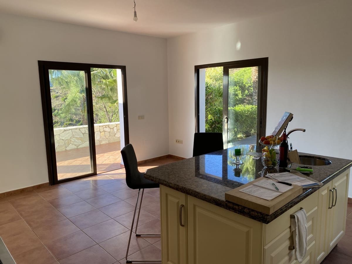 4 slaapkamer Villa te koop in Mijas met zwembad - € 1.450.000 (Ref: 9401796)