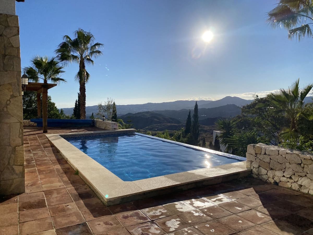 4 slaapkamer Villa te koop in Mijas met zwembad - € 1.450.000 (Ref: 9401796)