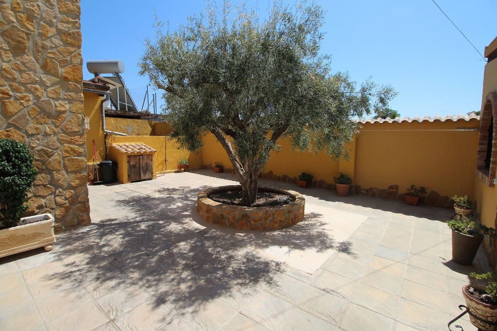 4 slaapkamer Villa te koop in Bigastro - € 525.000 (Ref: 9404725)