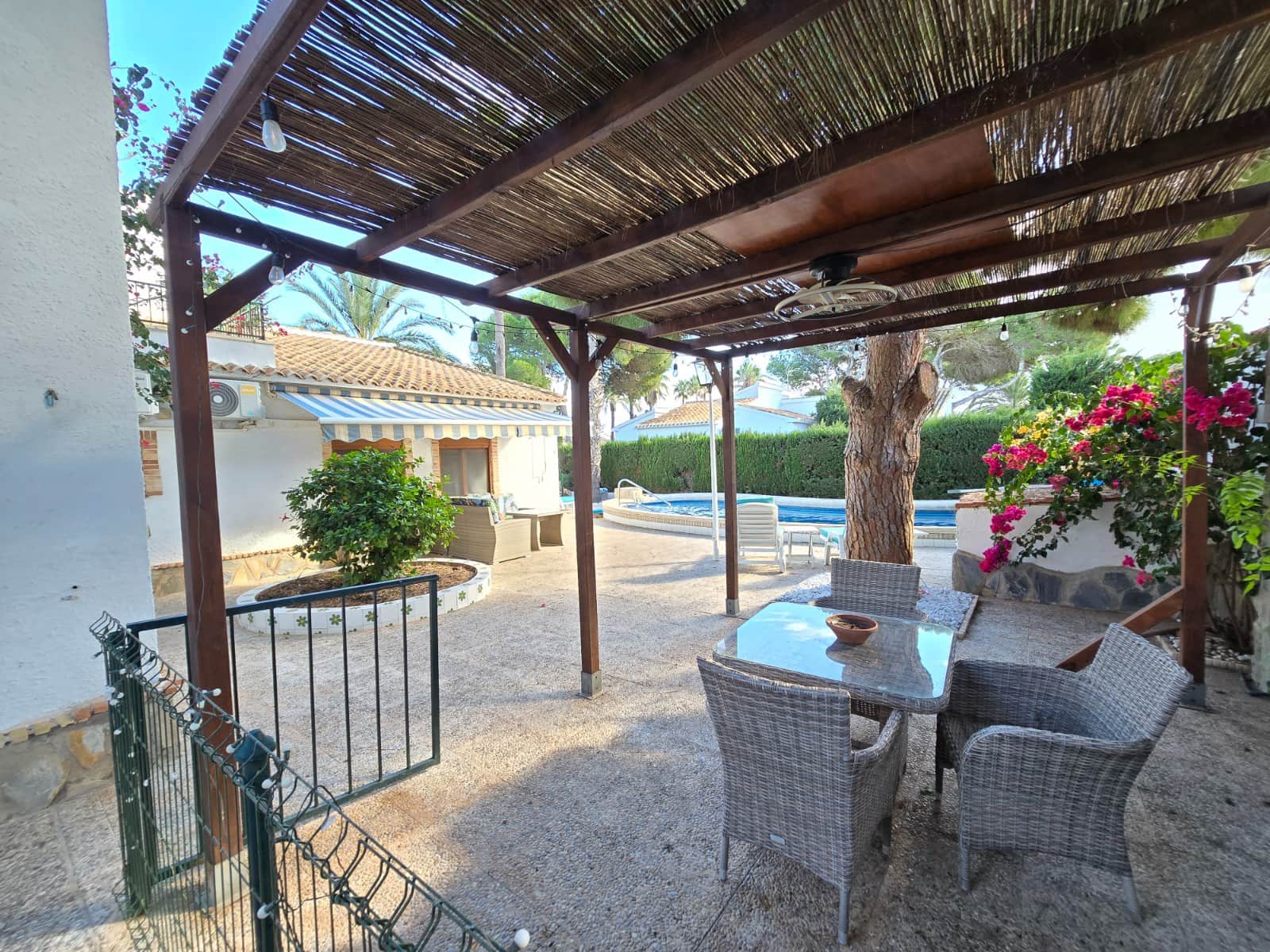 5 chambre Villa/Maison à vendre à Orihuela Costa avec piscine garage - 850 000 € (Ref: 9404728)