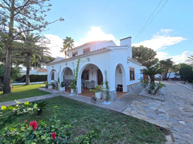 5 bedroom Villa for sale in Cabo Roig, Orihuela with pool garage - € 850,000 (Ref: 9404728)