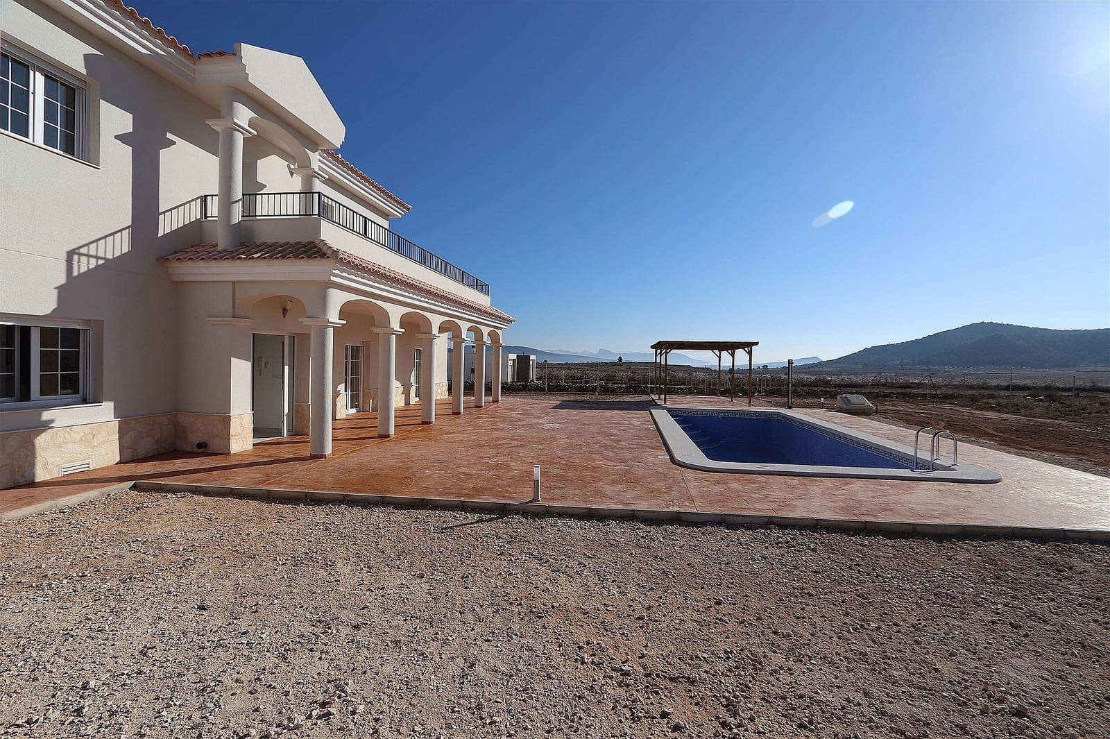 4 bedroom Villa for sale in Pinoso with pool garage - € 505,000 (Ref: 9411402)