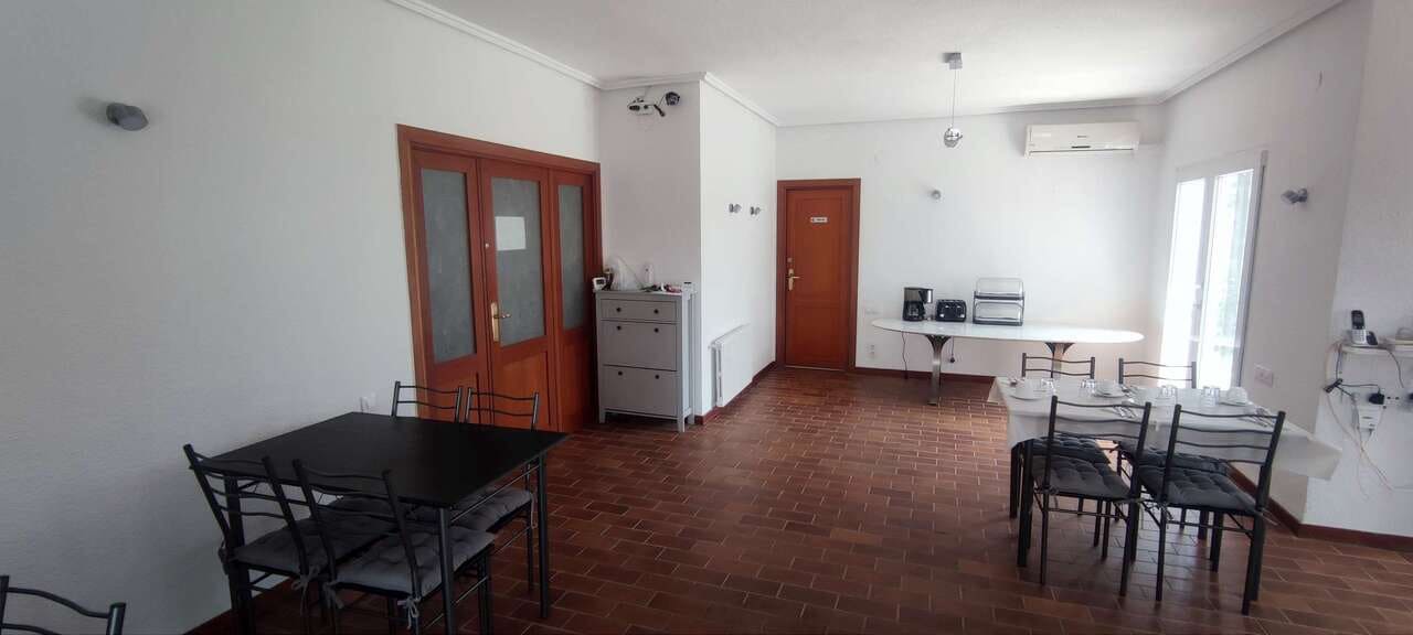 9 sypialnia Komercyjne na sprzedaż w Ayora z basenem garażem - 620 000 € (Ref: 9412719)