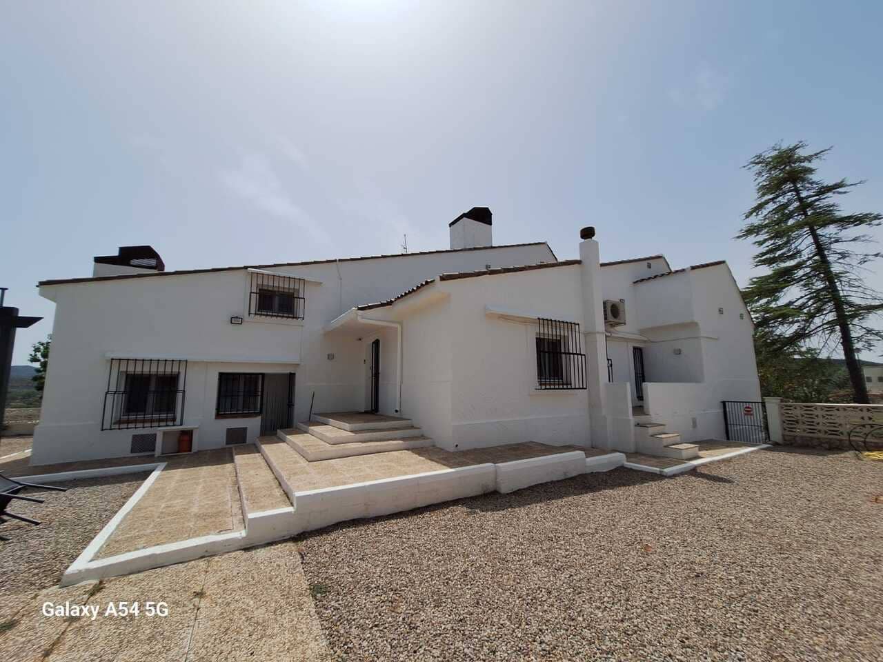 9 sypialnia Komercyjne na sprzedaż w Ayora z basenem garażem - 620 000 € (Ref: 9412719)